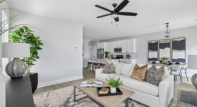Foto del edificio - 102 Fairlie Pkwy