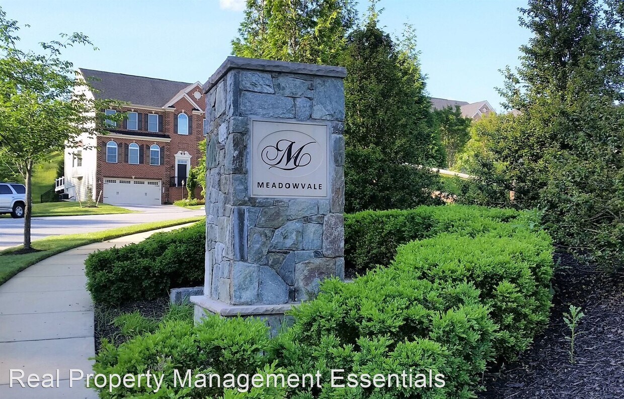Foto principal - 4 br, 3.5 bath House - 8642 Westford Road