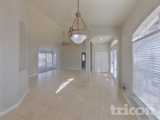 Foto del edificio - 4090 W Price Blvd