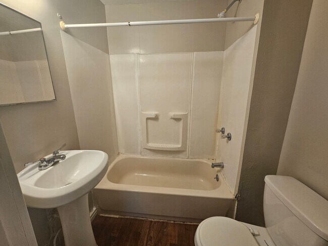 Building Photo - Ready for Immediate Move In
