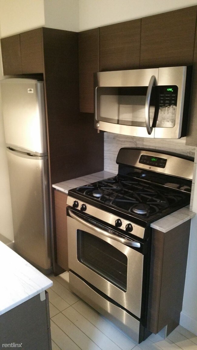 Foto del edificio - 364 W 18th St