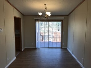 Building Photo - 121 Heien Ct