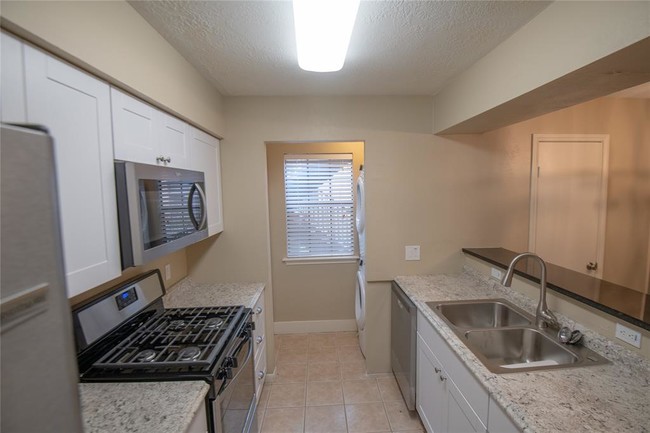 Foto del edificio - 2402 Sycamore Ave