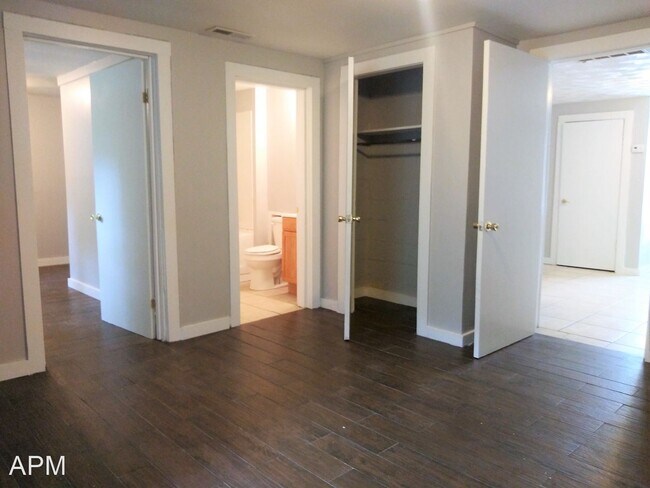 Building Photo - 3 br, 2 bath House - 422 12th Ave NW