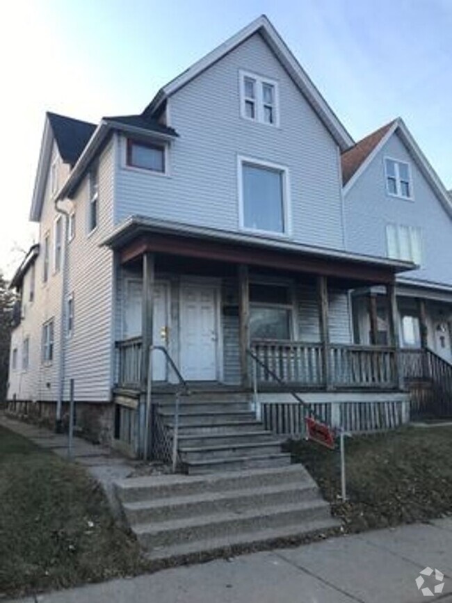 Building Photo - 2943 N Holton St