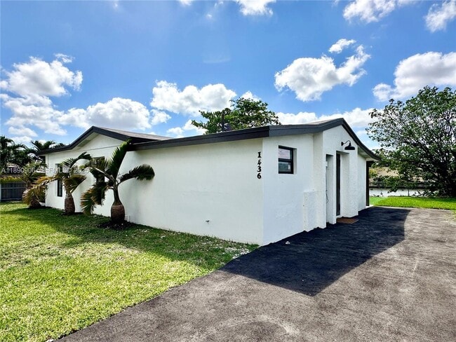 Building Photo - 1436 SW 76th Ct