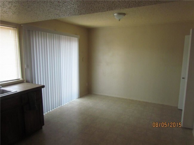 Foto del edificio - 302 Candlewood Ln