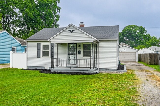 Building Photo - 2232 E Riverside Dr
