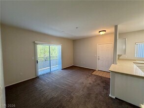Building Photo - 2291 W Horizon Ridge Pkwy