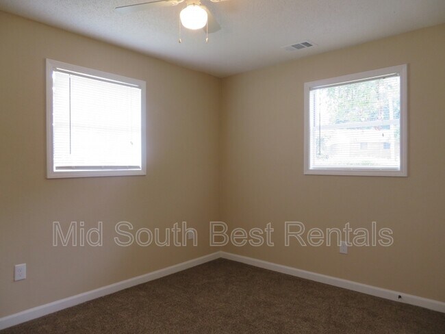 Building Photo - 3437 Rochester Rd