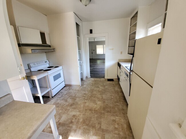 Foto del edificio - *Move In Special, Free Month of Rent! (See ad for details)*5 Bedroom House on OSU Campus!