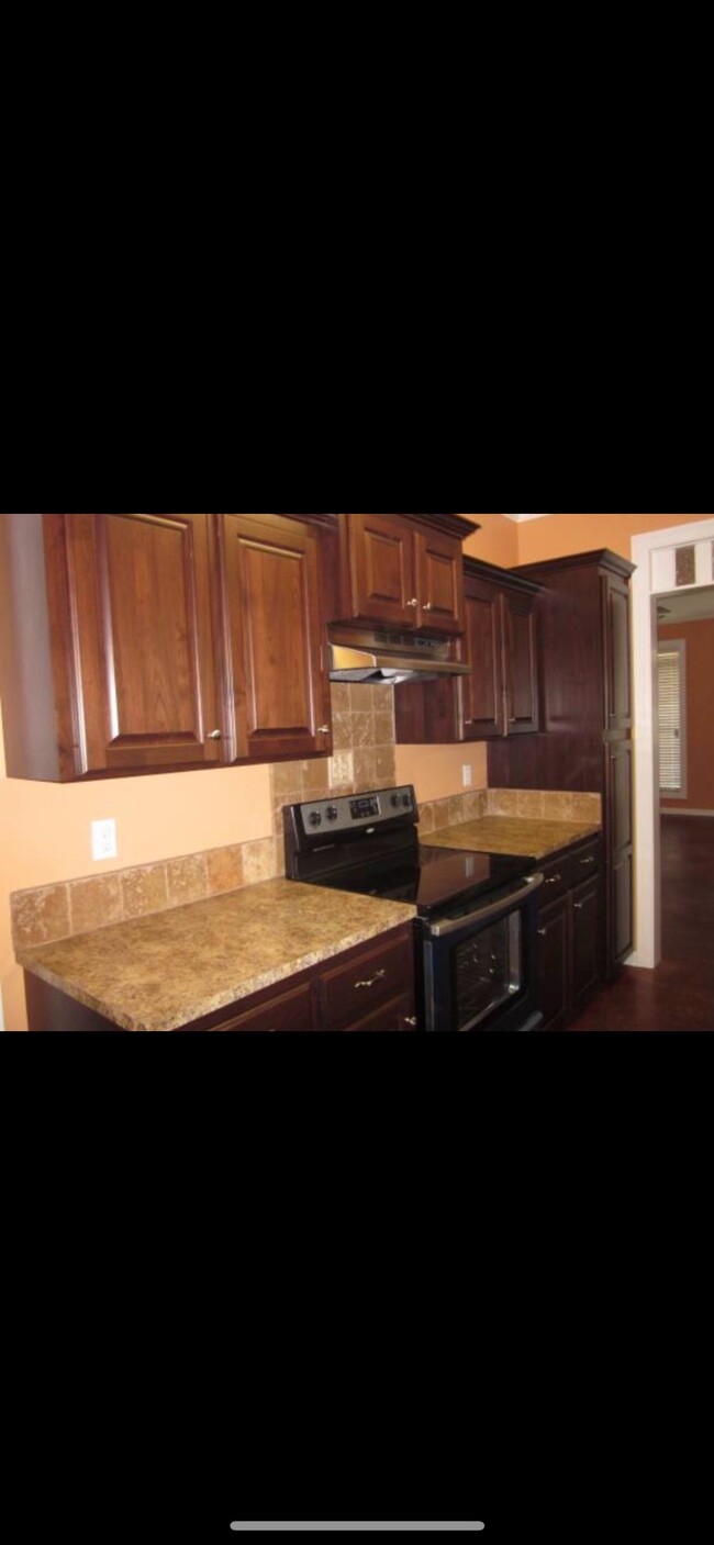 Building Photo - 806 Wiltz St