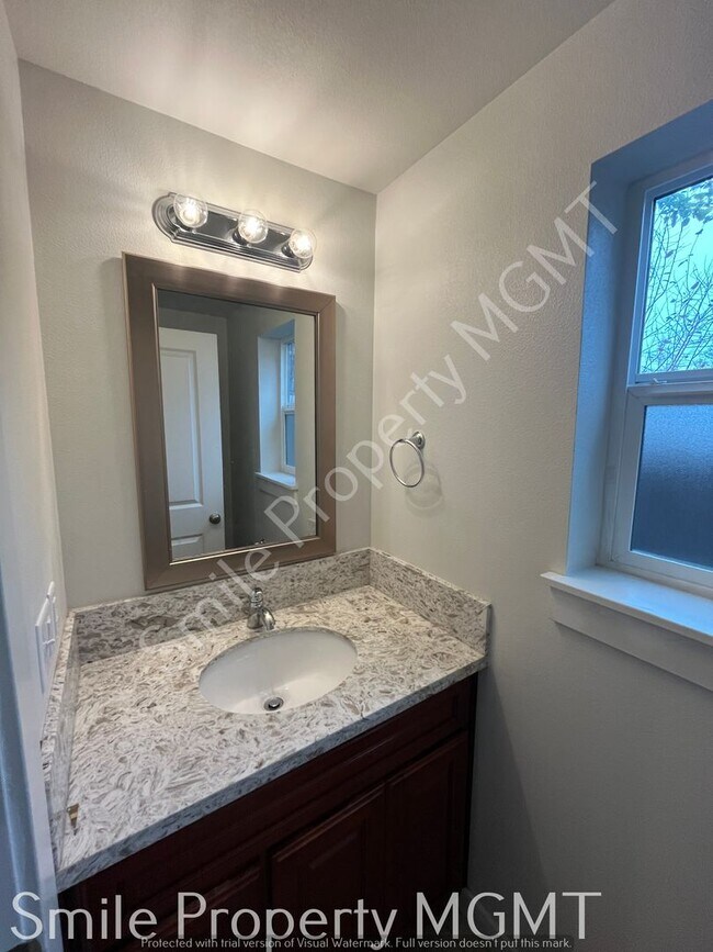 Foto del edificio - 2 Bedrooms with Garage Parking