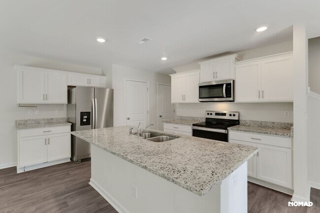 Foto del edificio - Charming 4BR House in Greensboro