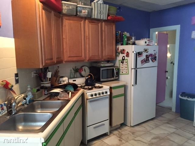 Building Photo - 1 br, 1 bath  - 903 W Belmont Ave 2F