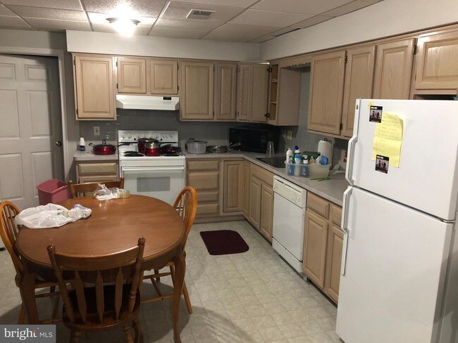 Foto del edificio - 8110 Arbor Way