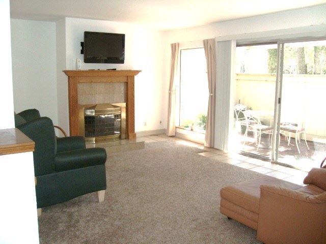 Foto del edificio - 2111 Village Ln