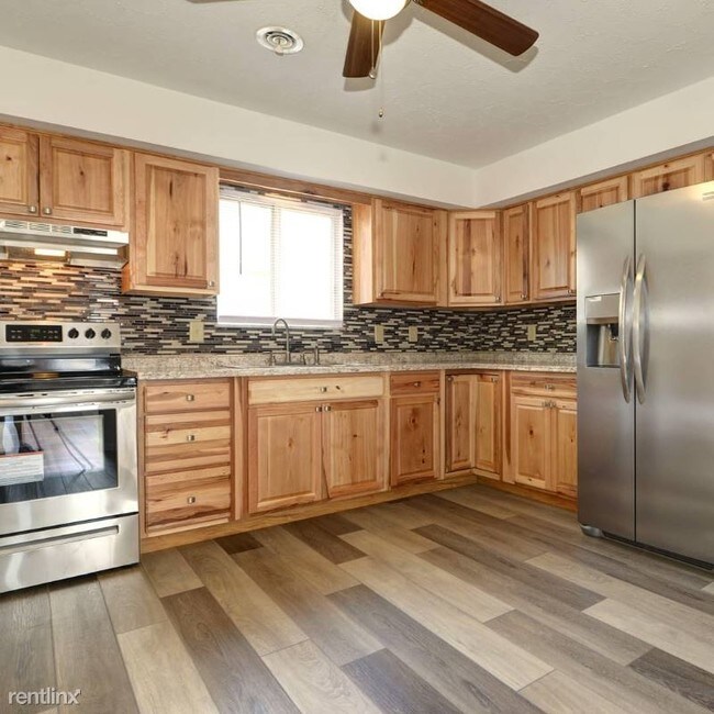 Building Photo - 2 br, 1.5 bath Apartment - 205 98th Street