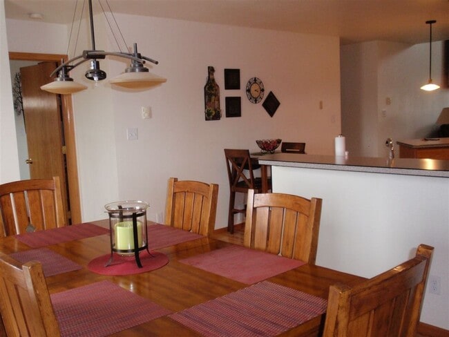 Building Photo - 1431 Thaxton Ct