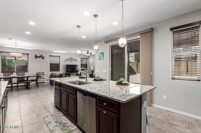 Foto del edificio - 21188 W Almeria Rd