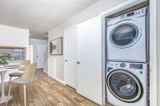 Interior Photo - Palm Desert Apartments
