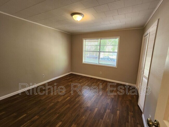 Foto del edificio - 425 Forest St