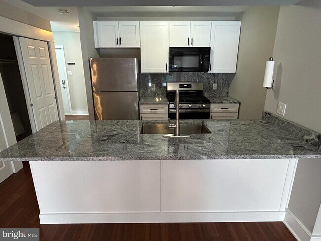 Foto del edificio - 1011 Princeton Pl