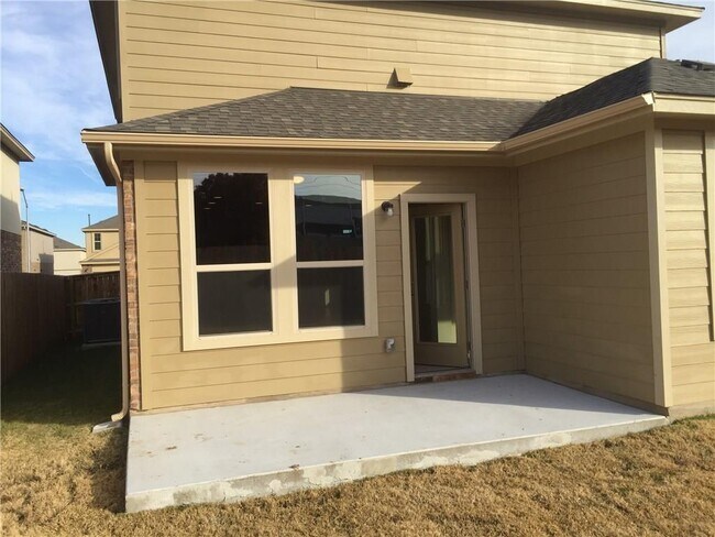 Building Photo - 1024 Chad Loop
