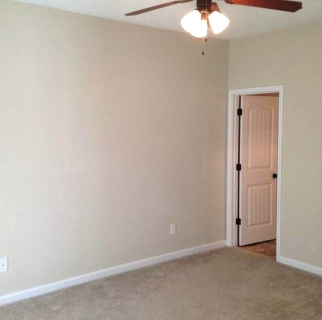 Building Photo - 137 Grove Landing Ct
