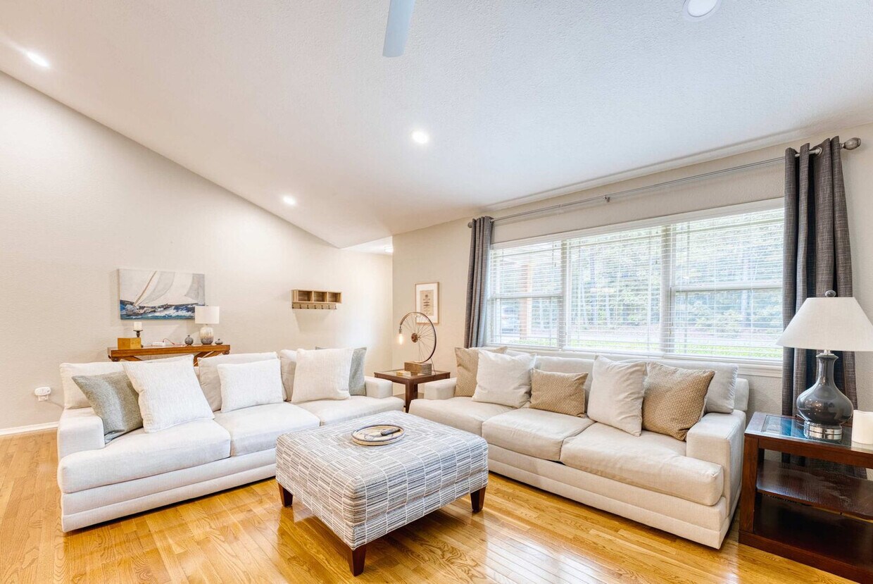 Foto principal - 9 N Cerney Ln