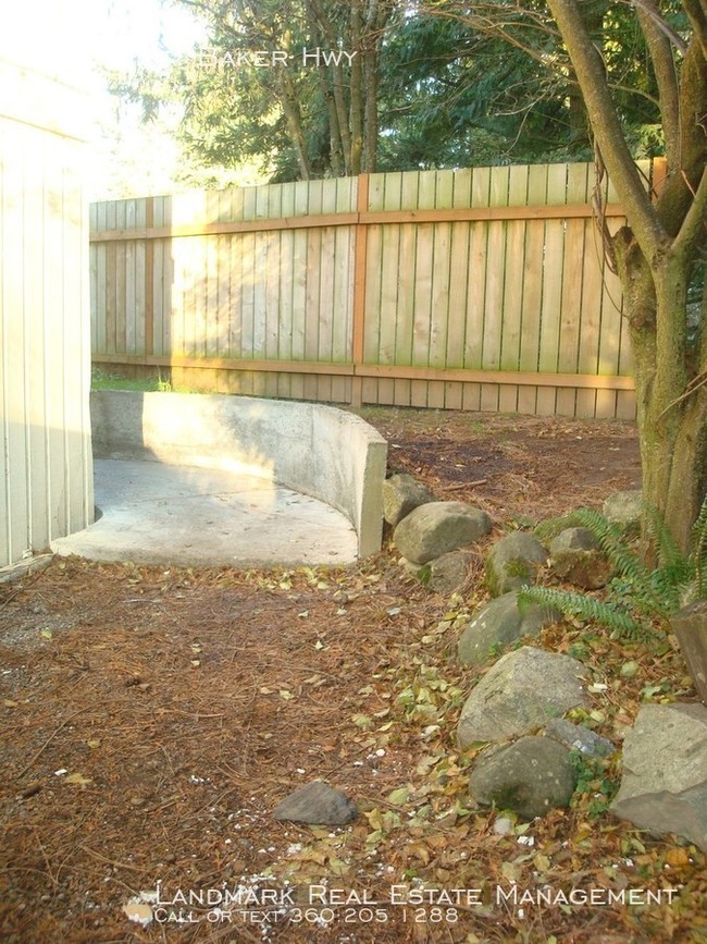 Building Photo - 3 Bed 1 Bath Home off Mt Baker Hwy!