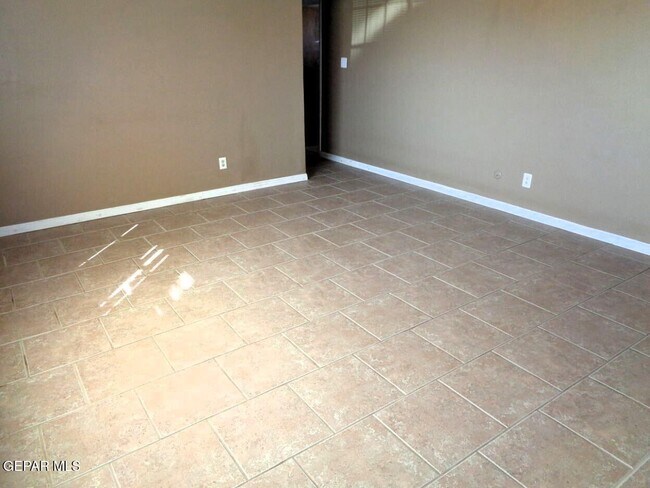 Foto del edificio - 3711 McConnell Ave