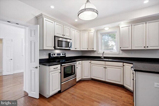 Foto del edificio - 220 S Matlack St