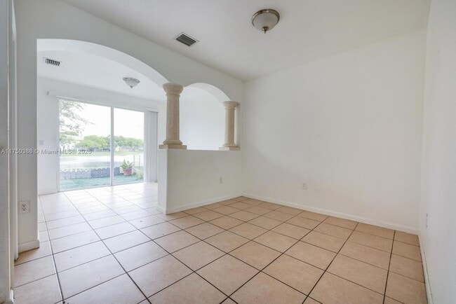 Foto del edificio - 2818 SE 16th Ave
