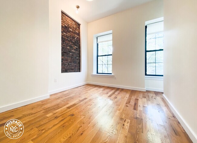 Building Photo - 746 Jefferson Ave