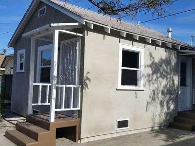 Fotografía de apartamentos - 3982 Denker Ave