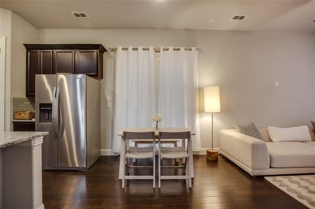 Building Photo - 612 Club Dr