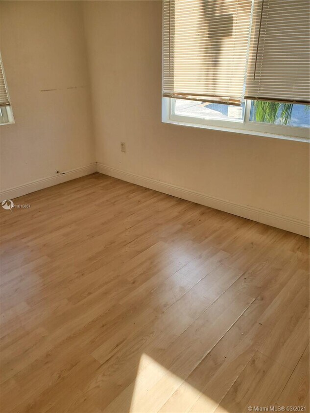 Foto del edificio - 8301 NW 4th Ave