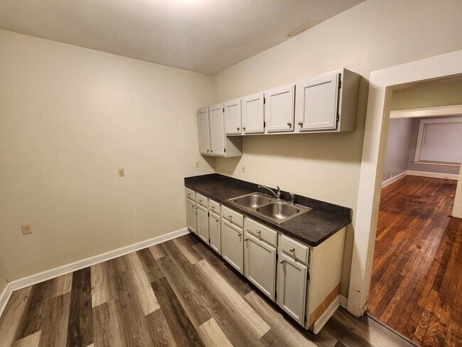 Foto del edificio - 12709 Locke Ave