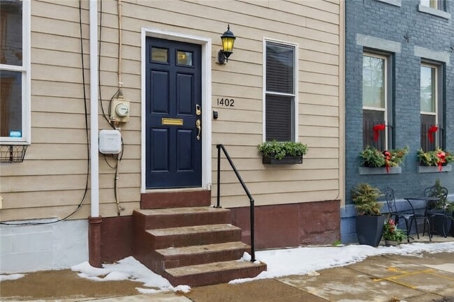 Building Photo - 1402 Sherman Ave