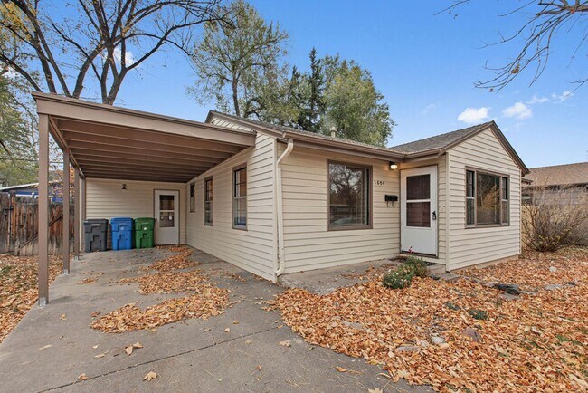 Foto del edificio - 3 Bedroom Ranch with a 4th room that can b...