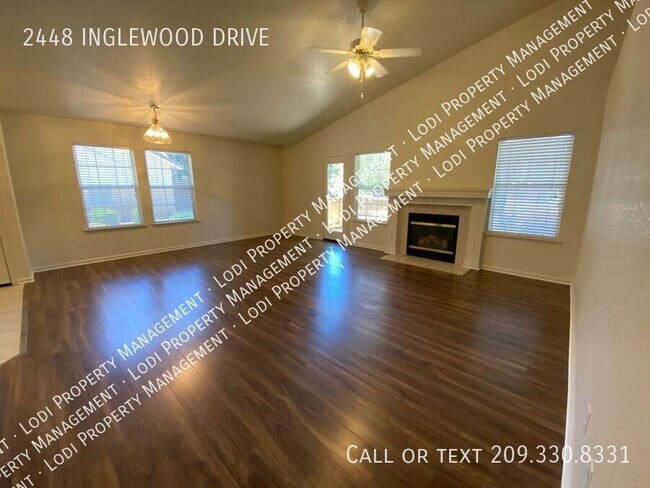Foto del edificio - 2448 Inglewood Dr