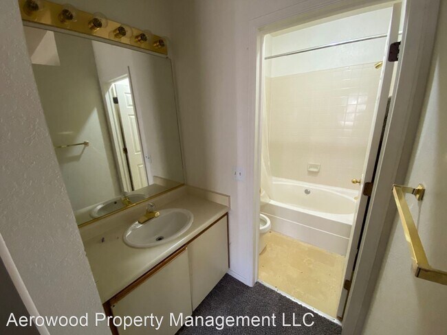 Foto del edificio - 1 br, 1.5 bath House - 1069 S. Walden Way ...