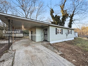 Building Photo - 252 Meadowdale Ave