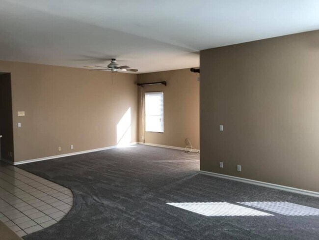 Building Photo - 437 Lantern Crest Dr