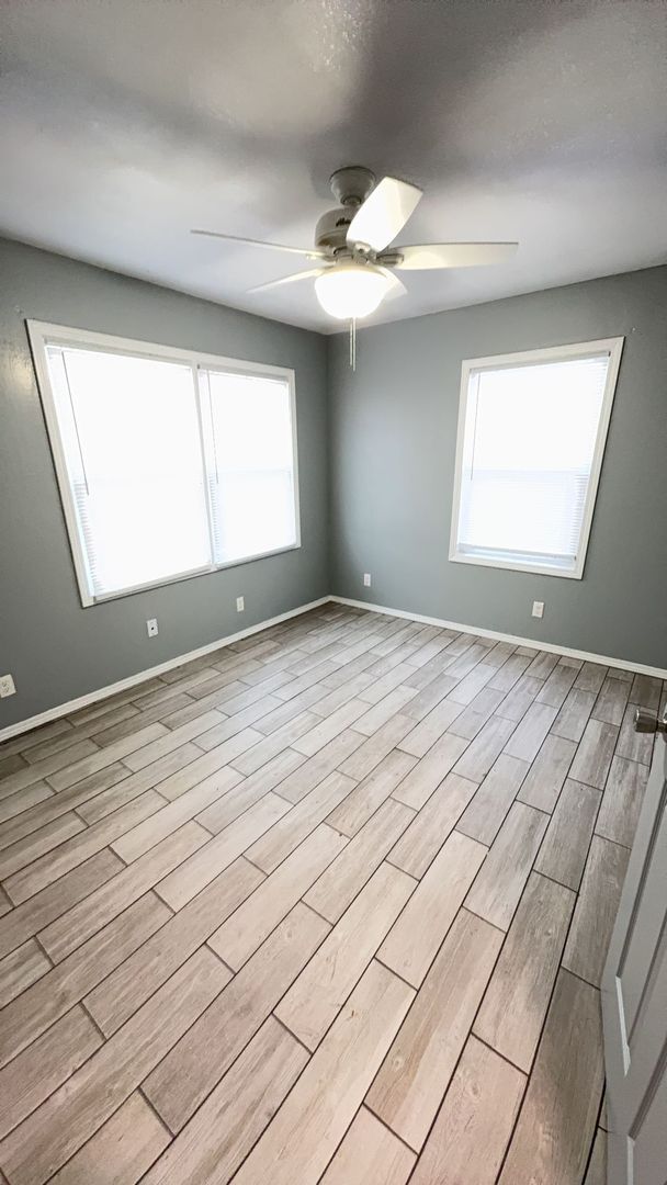 Foto del edificio - 2621 W Maine St