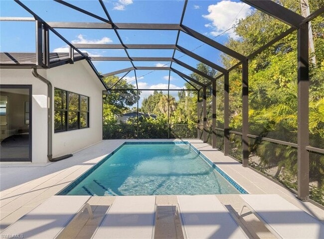 Building Photo - 2721 Van Buren Ave