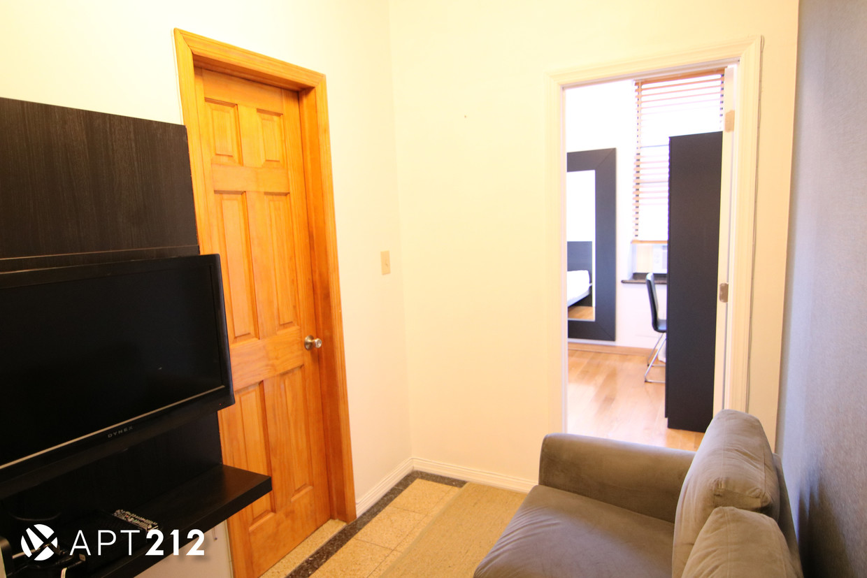 Primary Photo - 112 Mulberry St
