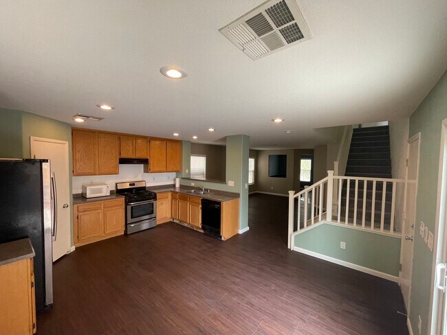 Stainless steel appliances - 529 Warkworth Castle Ave