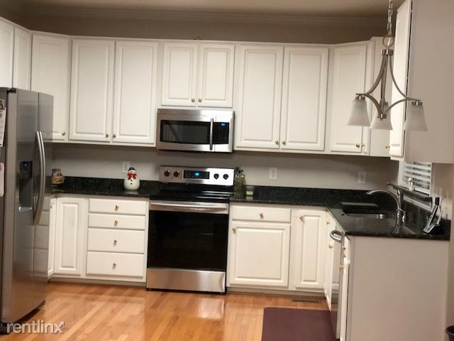 Building Photo - 5004 Amberwood Cir
